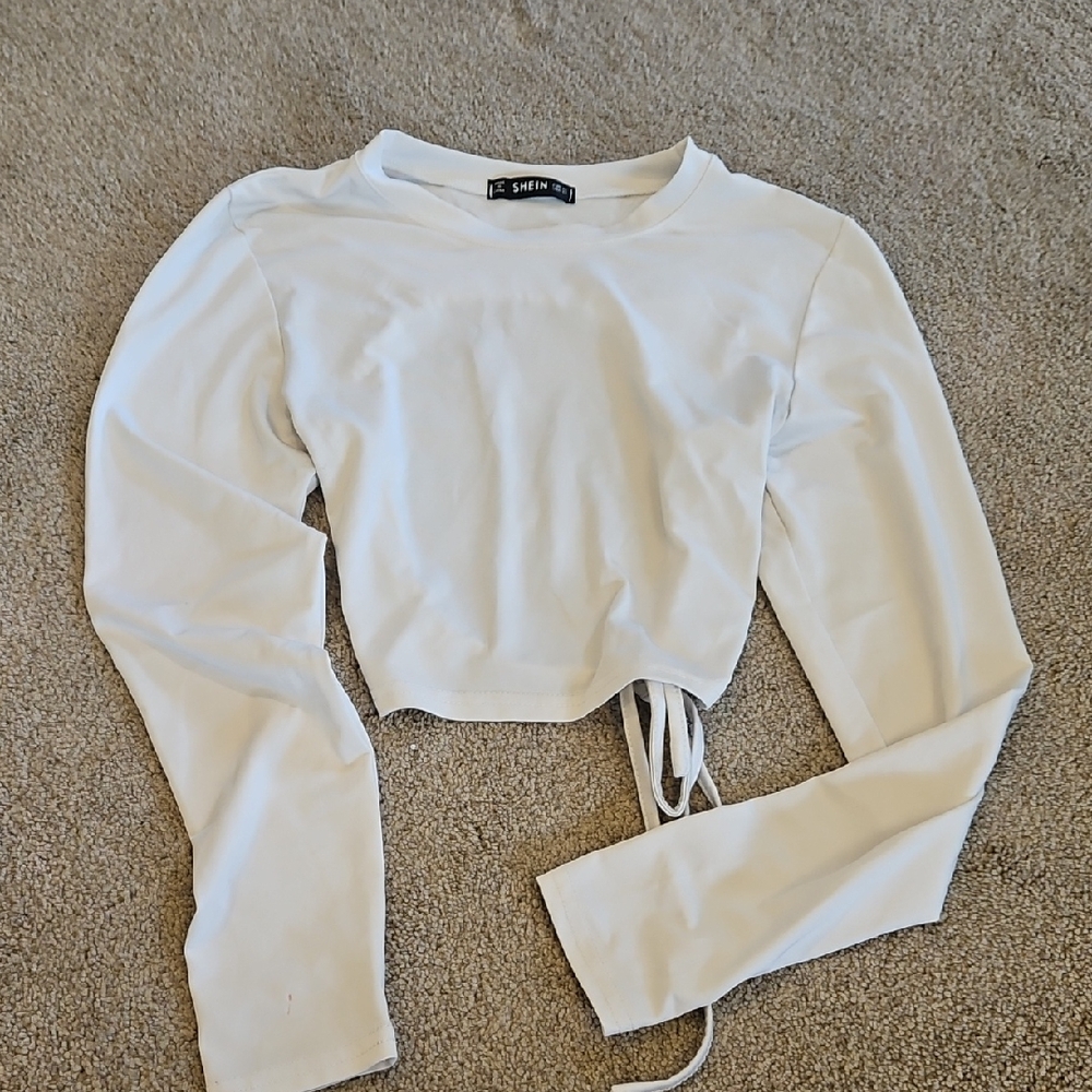 SHEIN Classic White Long Sleeve Crop Top